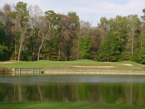 Image: Water hazard at Emerald Golf Club