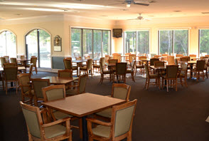 Image: Dining room at the International Golf Club