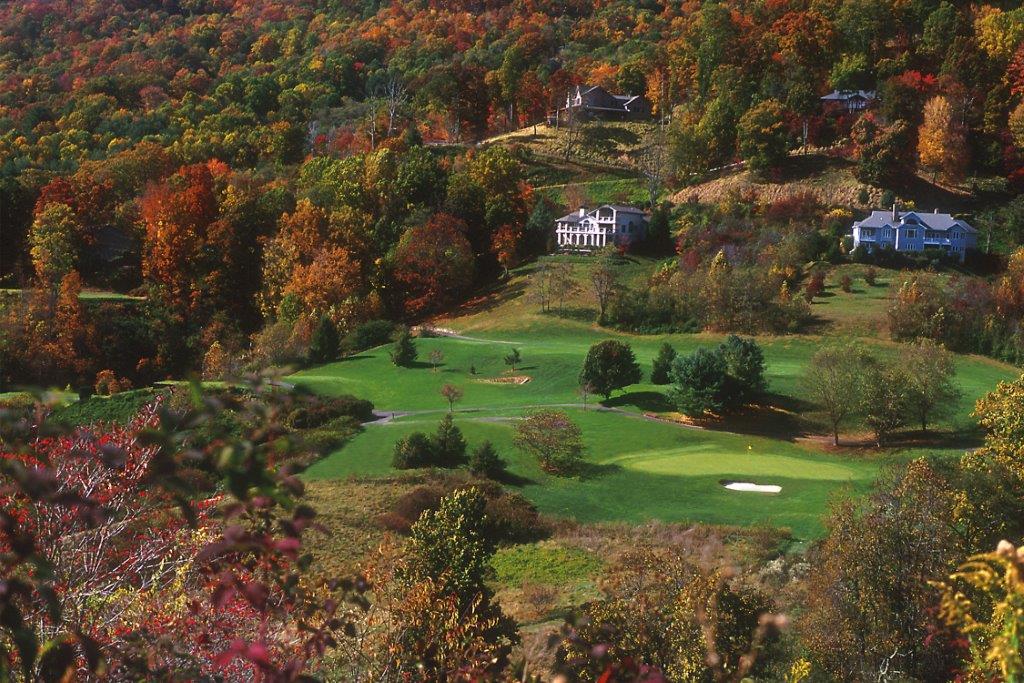Image: View from above of fiarway and gree - Fall colors