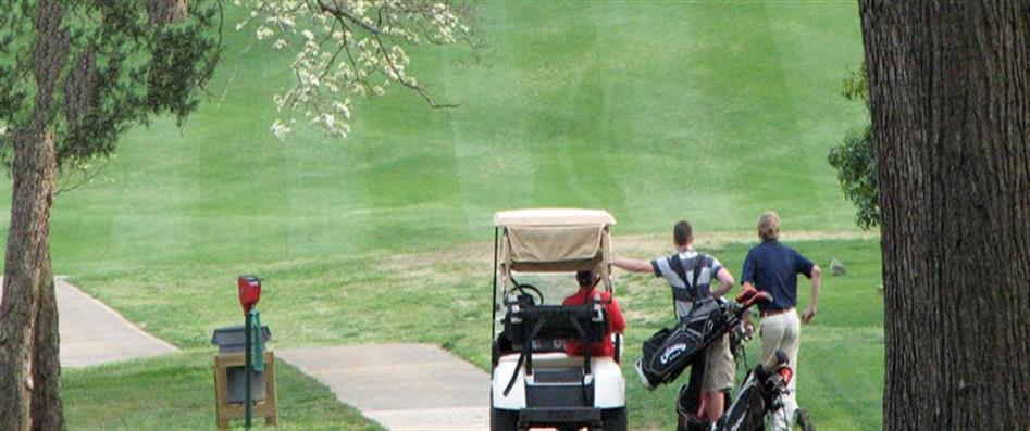 Image: Golfers waiting to tee off at Siler City Country Club