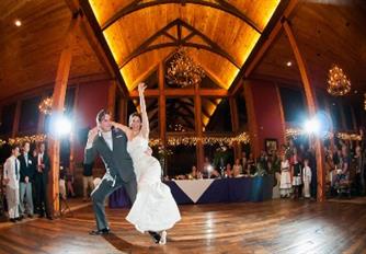 Image: Wedding at Laurel Ridge Country Club