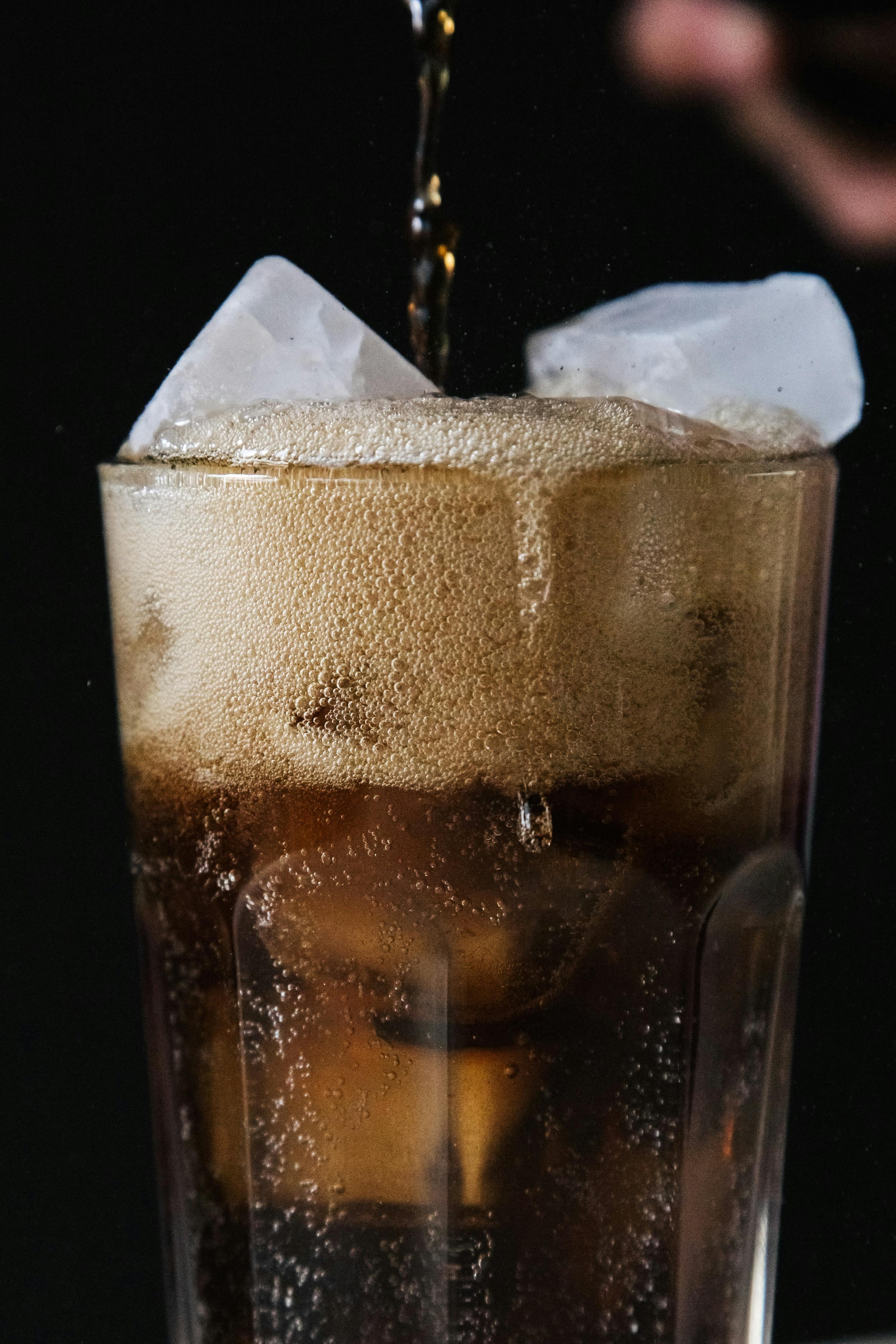 Image: Soft drink in a glass with ice